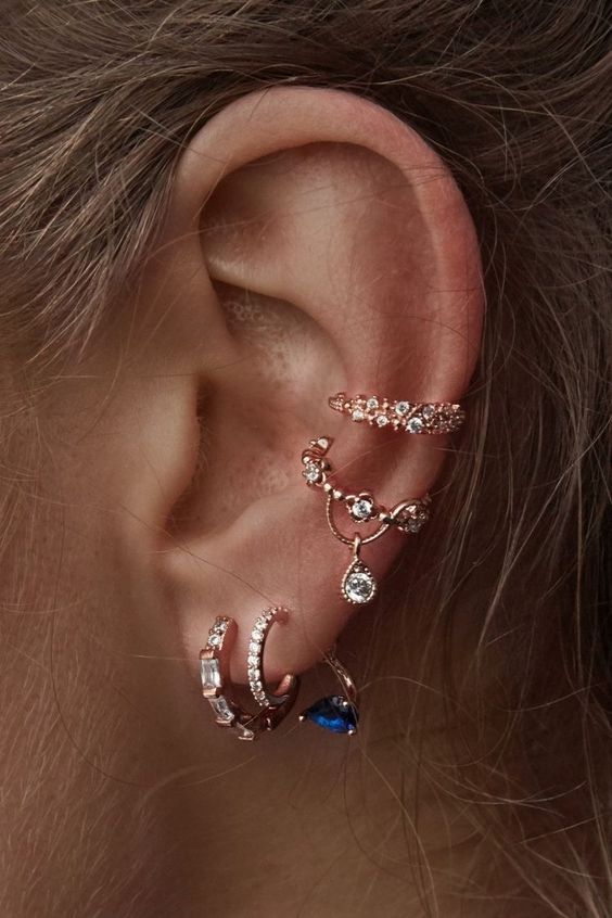 BOUCLES D’OREILLES