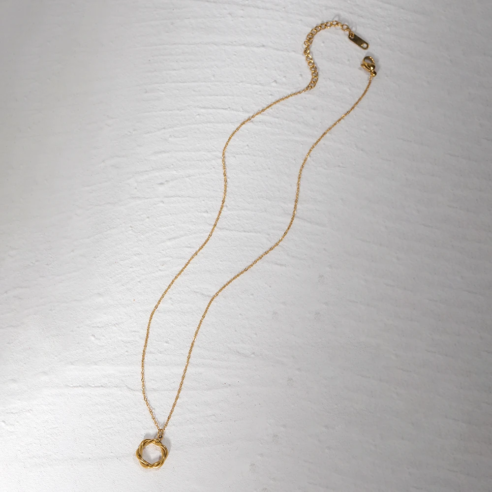 Collier Cercle Tordu