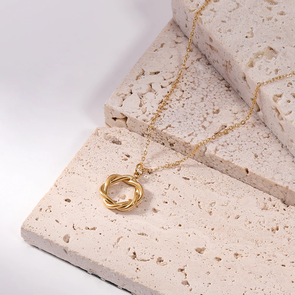 Collier Cercle Tordu