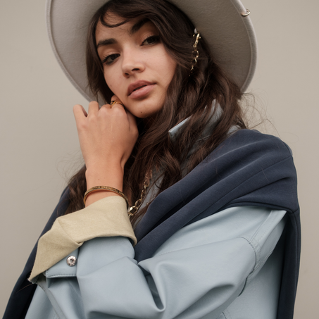 ملابس عصرية