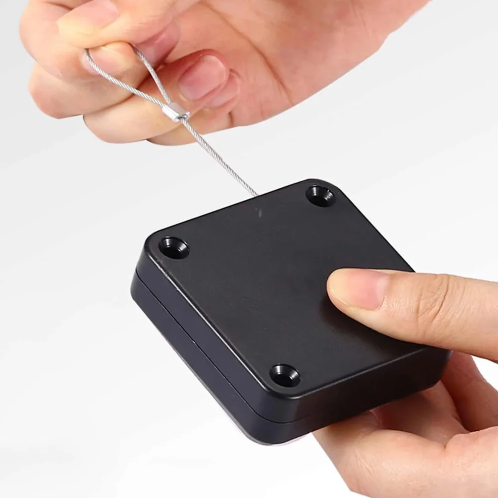 • عرض ٢ قطعه غالق الابواب السحري