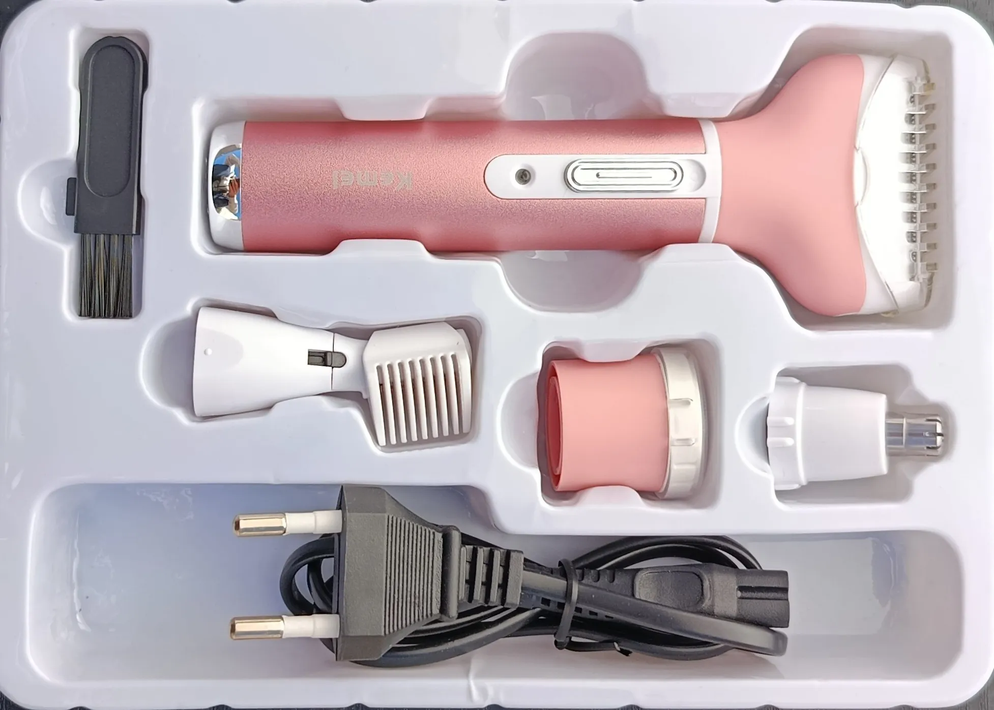 من اليوم غادي تهناي مع آلة الحلاقة كيمي 4 في 1 للنساء لإزالة الشعر بطريقة سهلة وسريعة