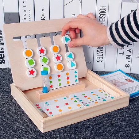 FOUR COLOR GAME-Jeu d’association en bois – Formes et couleurs