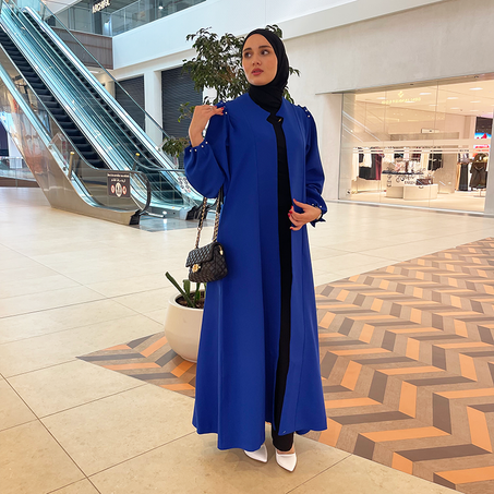 Abaya Rayhana – Élégance Perlée en Tissu Fluide