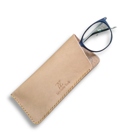 𝕃𝕖𝕒𝕥𝕙𝕖𝕣 𝔾𝕝𝕒𝕤𝕤𝕖𝕤 ℂ𝕒𝕤𝕖 𝕍3