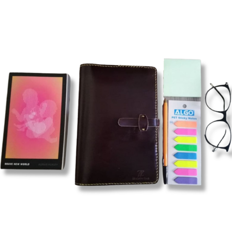 𝕃𝕖𝕒𝕥𝕙𝕖𝕣 𝔹𝕠𝕠𝕜/ℕ𝕠𝕥𝕖𝕓𝕠𝕠𝕜 𝕔𝕠𝕧𝕖𝕣