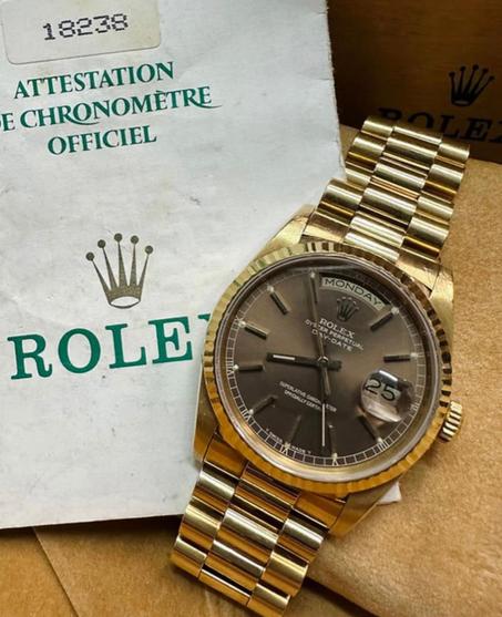 relojes dorado elegentes