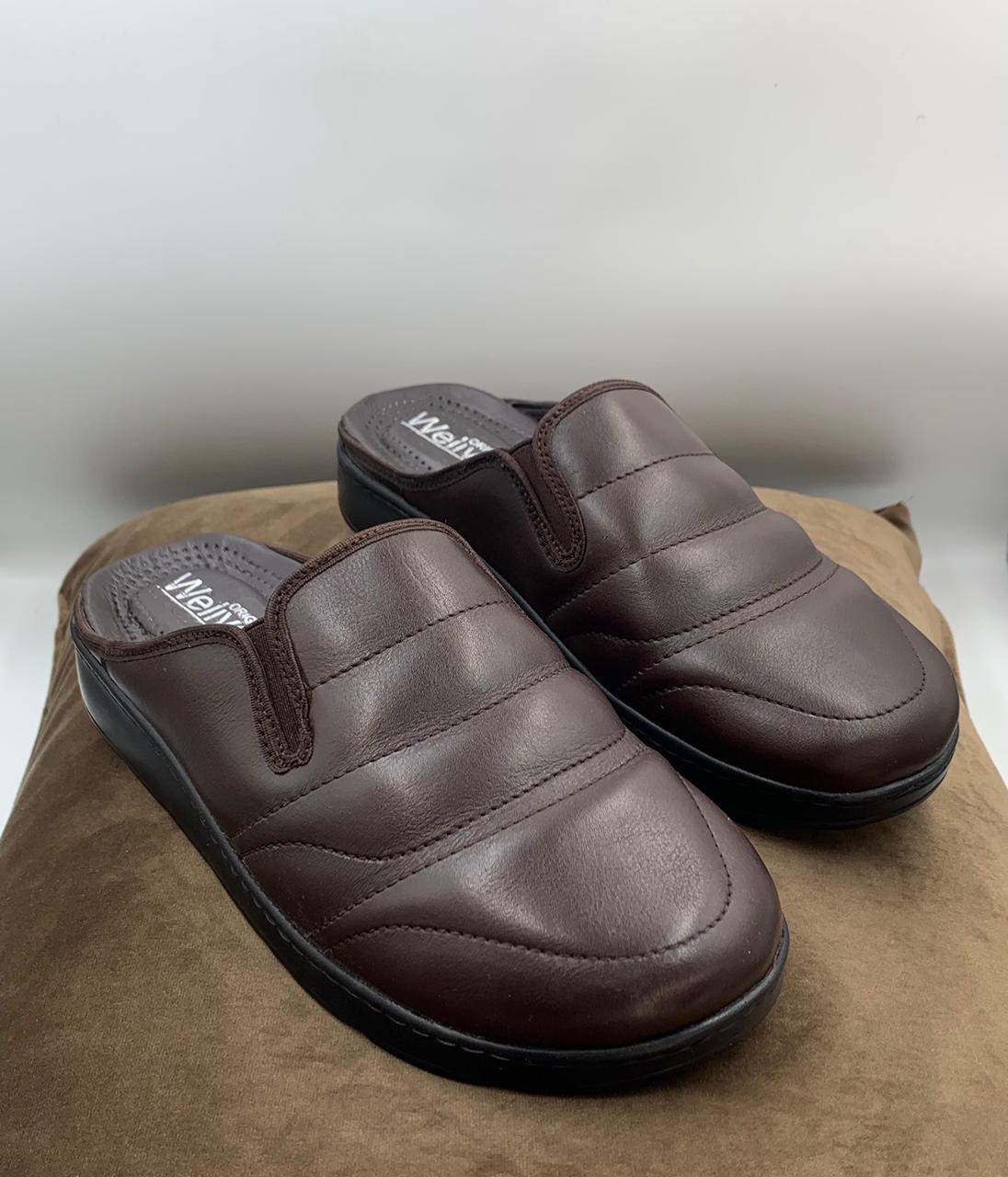 Zuecos cómodos de cuero