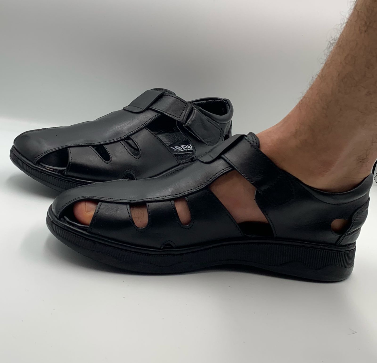 sandalias de cuero para hombre.