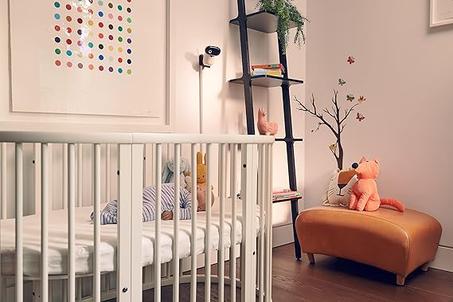 موتورولا نيرسري جهاز مراقبة الطفل PIP1010 CON - مع كاميرا - خاصية التحريك والإمالة والتكبير والرؤية الليلية - بما في ذلك التثبيت على الحائط - تطبيق موتورولا نيرسري - درجة حرارة الغرفة، اتصال