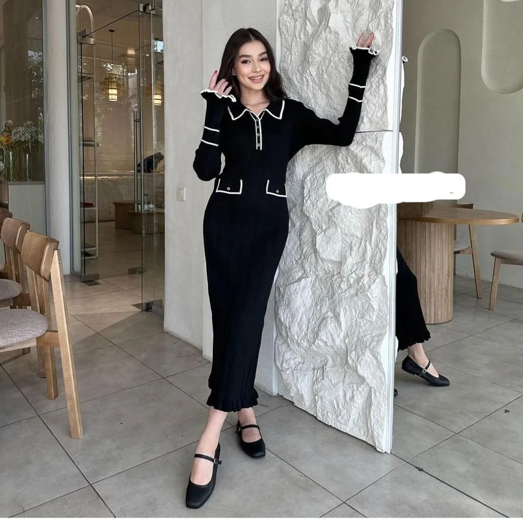 Robe pull en tricot longue avec contraste à l’ourlet