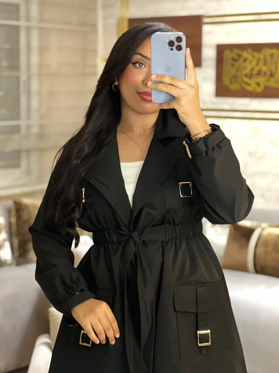 Trench long ceinturé style moderne