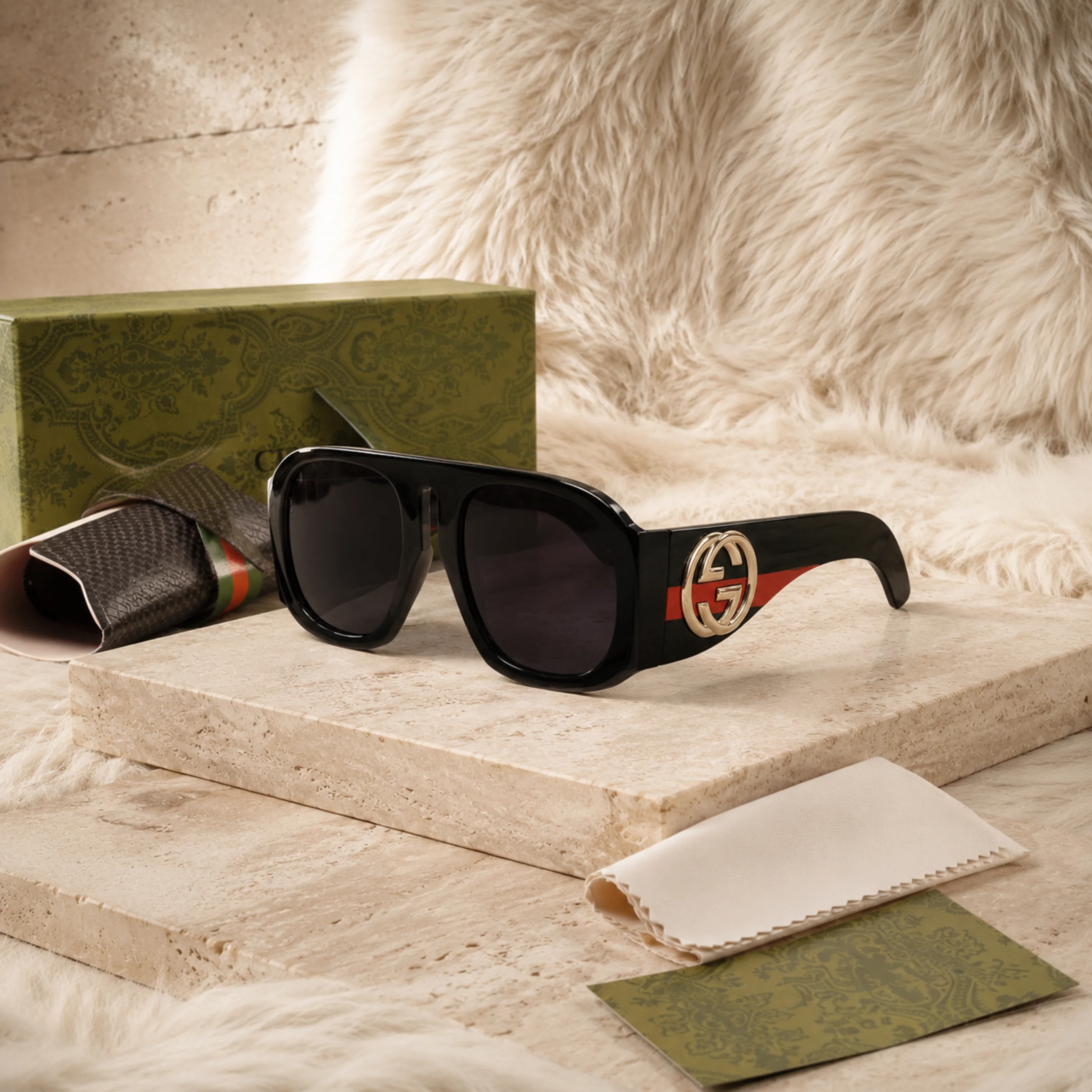 GUCCI Monolith
