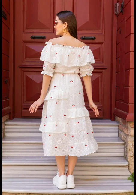 Robe borderie anglaise