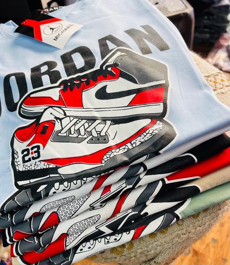 🌞 استعد لصيف لا مثيل له مع مجموعتنا الرائعة من القمصان الصيفية! 🌊