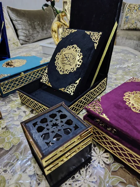 مصحف فاخر بلمسة ديكور ذهبي