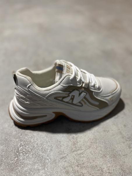 حذاء New balance- خيارك المثالي للأناقة اليومية