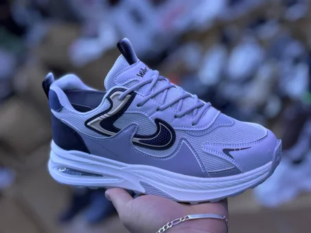 " NÎÎÎKE راحة وأناقة لا مثيل لها – اكتشف حذاءنا الجديد!"