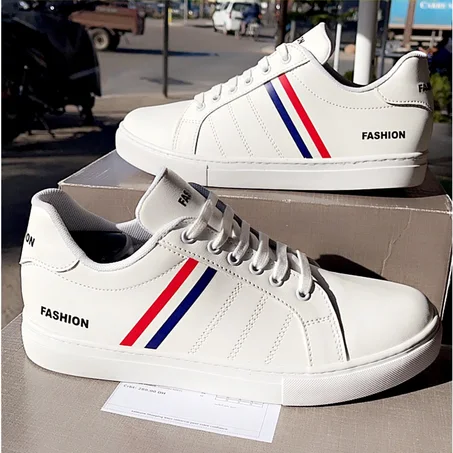 FASHION__NEW الحذاء لي يخليك مرتاح طول الوقت ، مخدوم بإتقان وعناية كبيرة او ماكيخليش الريحة في الرجل ، كيتميز بجودة عالية او فوق هادشي مخيط مزيان