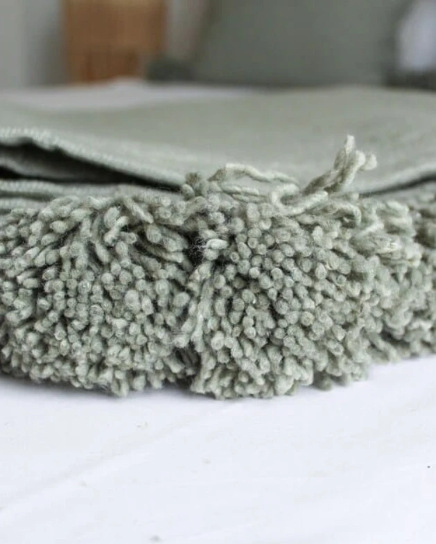 Parure de lit artisanale « Oasis de l’Atlas » – Vert Sauge & Douceur Coton