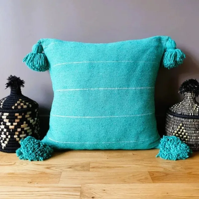 Coussin artisanal en coton « Signature Atlas » – Tissage main & Pompons