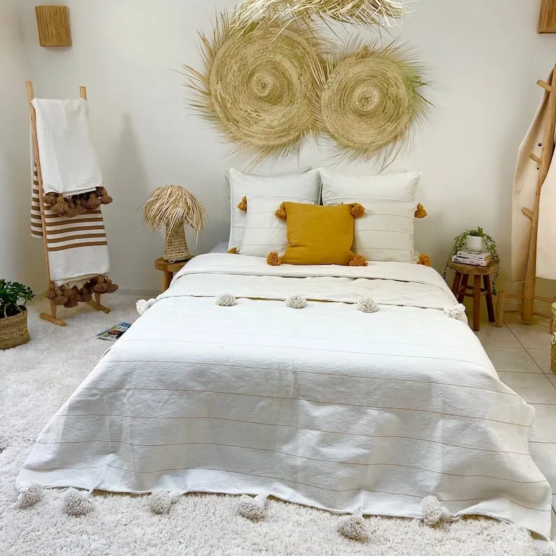 Parure de lit artisanale « Sable d’Or » – Tons crème & ocre