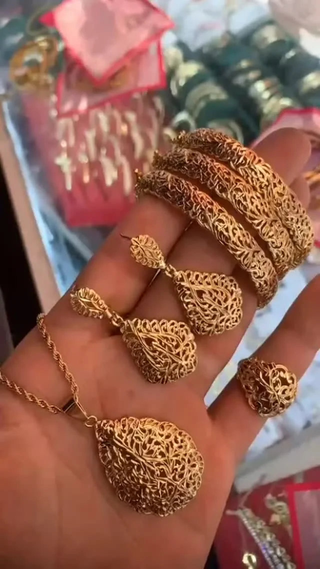 فخامة الذهب بدون ثمن الذهب