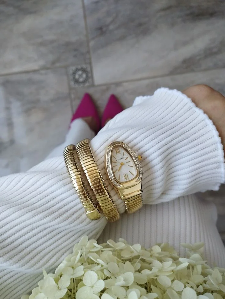 ✨ ساعة الأفعى الذهبية — أناقة لا تُقاوم