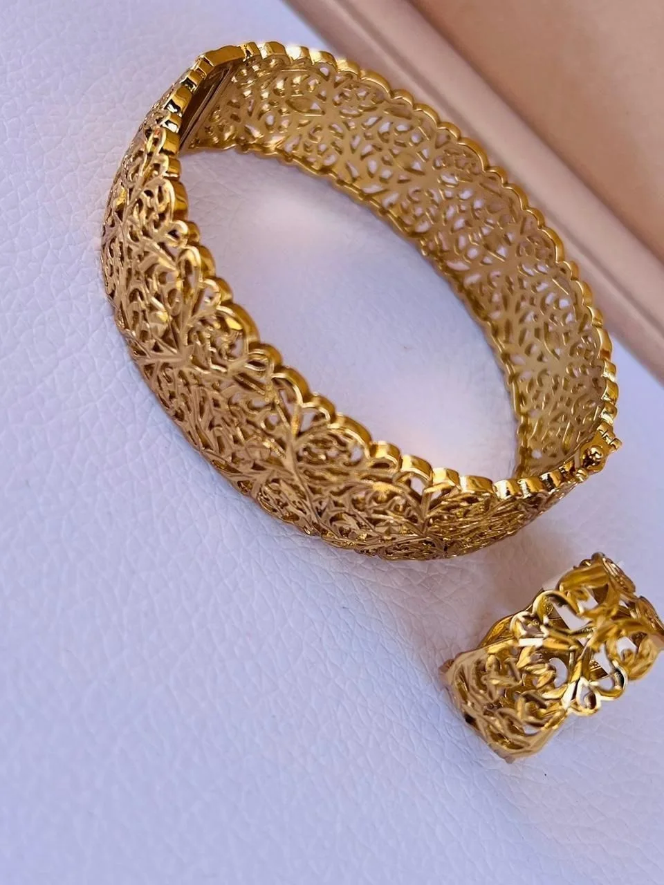 نبالة هماوية بالخاتم