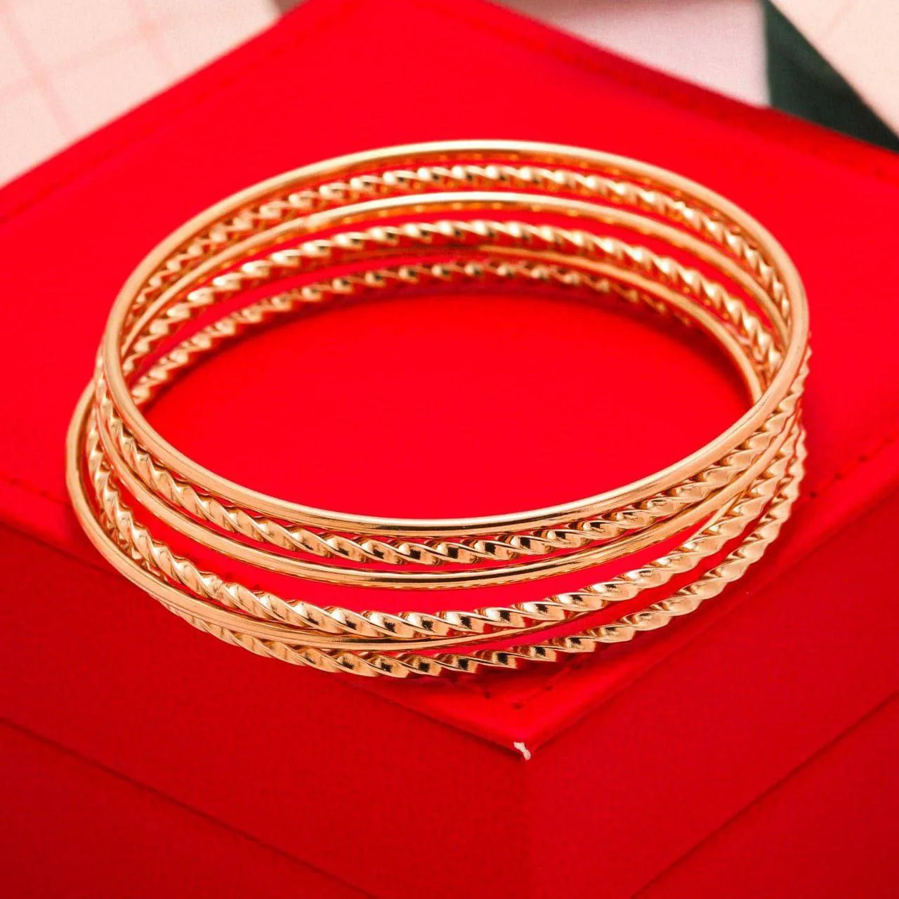 رادكو بالسرتلة و الحلقات