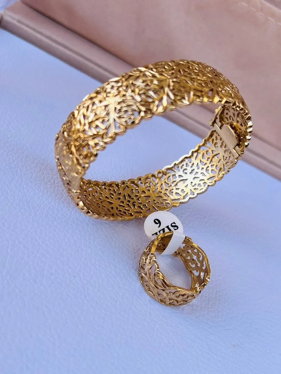 نبالة هماوية بالخاتم