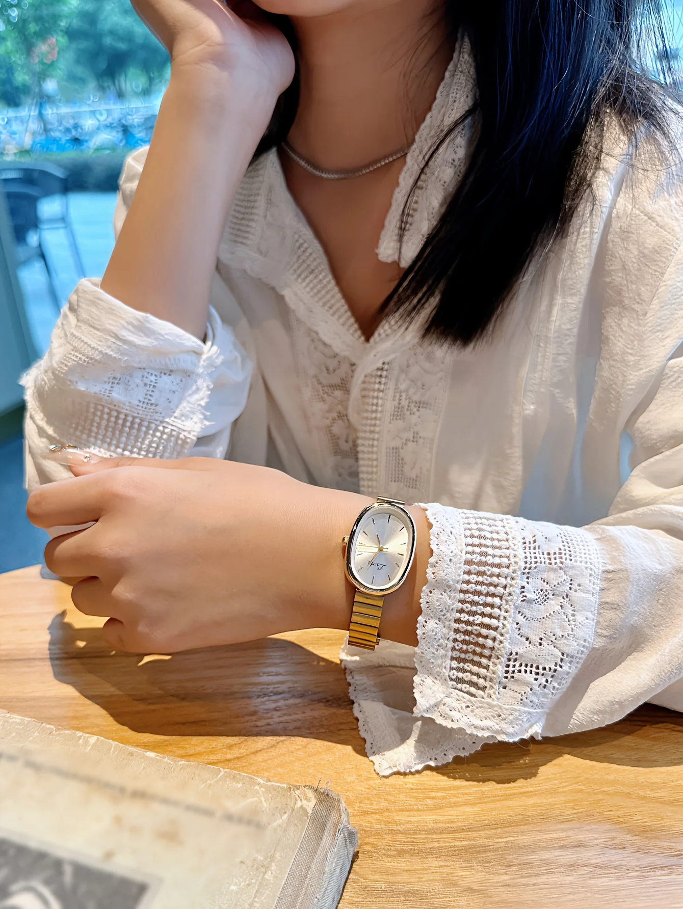 OLIVIA — La Montre Ovale qui Change Tout - BF