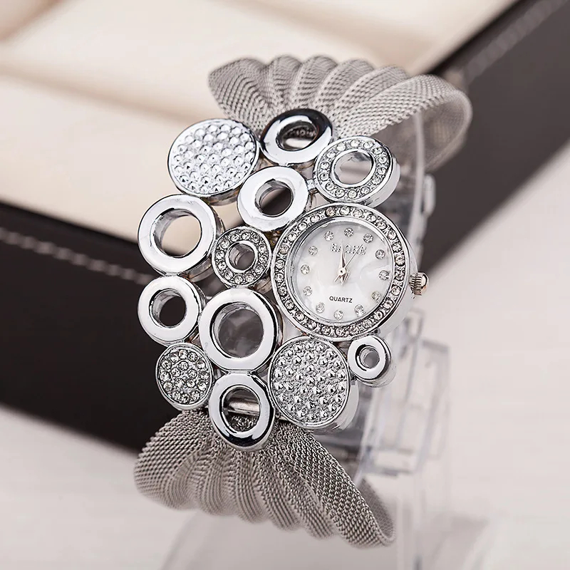 L’élégance au poignet : la montre qui sublime chaque instant.