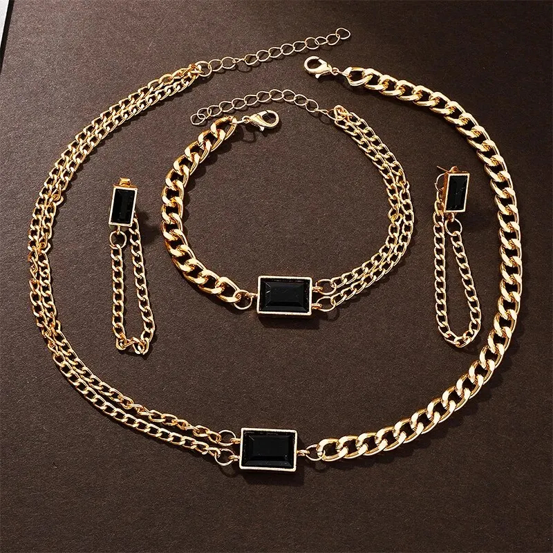 Sublimez votre style avec l’Ensemble Prestige Or & Noir