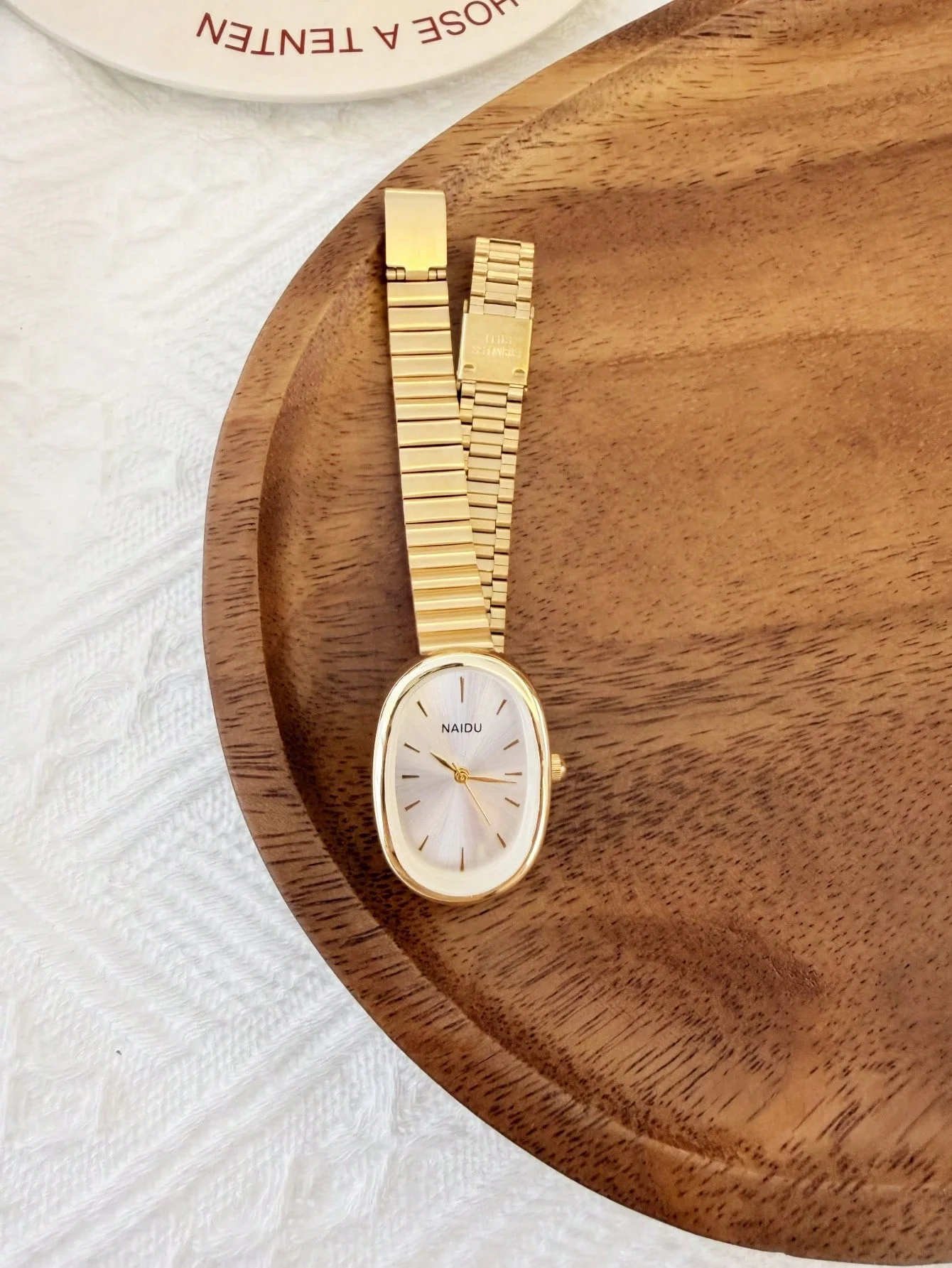 OLIVIA — La Montre Ovale qui Change Tout - BF