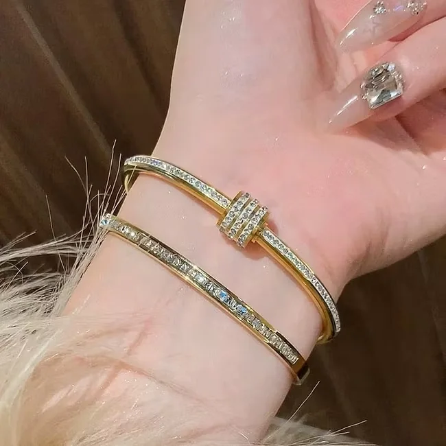 VELORA™ — Set 5 Bracelets · Quand Chaque Détail Brille - BF