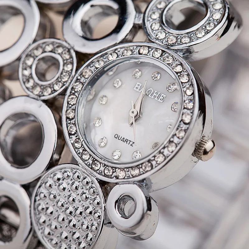 L’élégance au poignet : la montre qui sublime chaque instant.