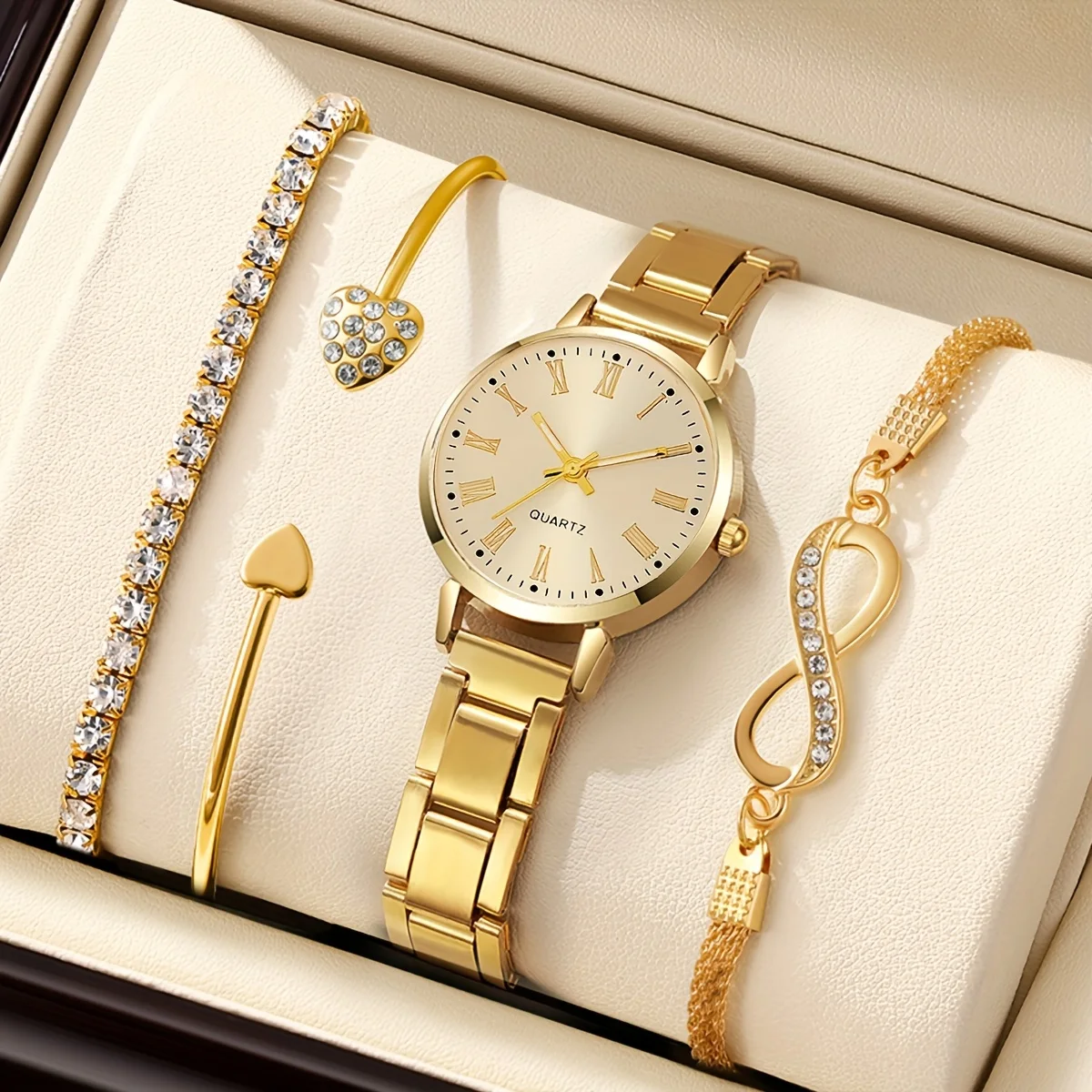 Set Royale Élégance – Montre Dorée & Bracelets Luxueux GB
