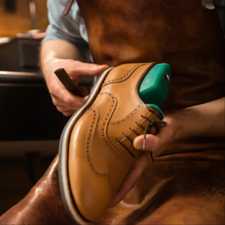 أحذية و ملابس