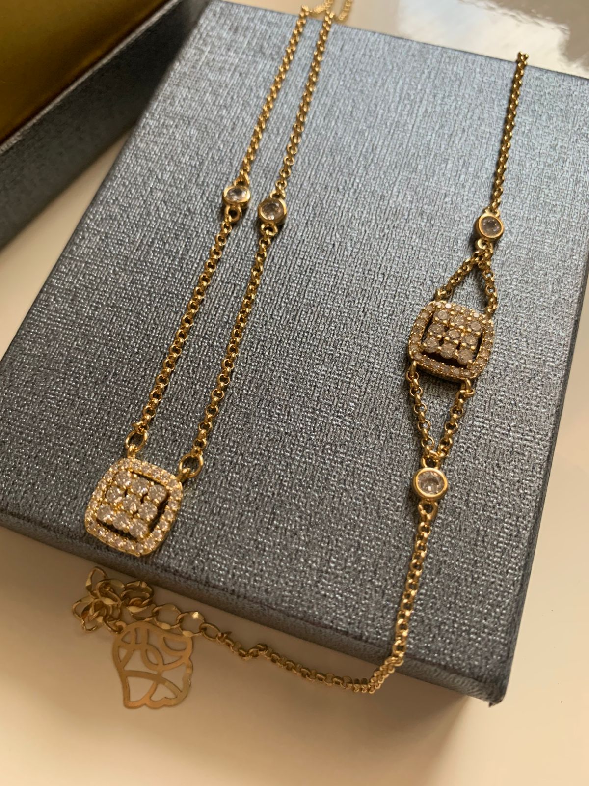 طقم فخم – سلسلة وكورميط