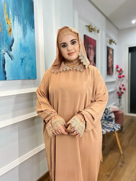 انتهى تعب ترتيب الحجاب… طقم صلاة يلبس في ثواني. راحة يومية، تغطية كاملة، وأناقة بدون أي مجهود