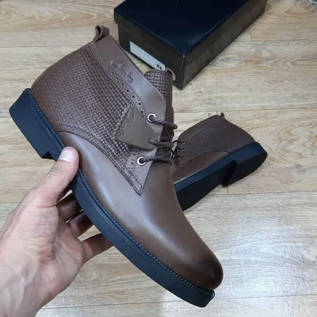 حذاء من الجلد الخالص