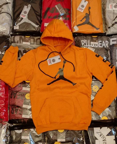 قبية بألوان مختلفة