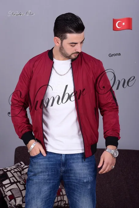 جاكيط بألوان مختلفة