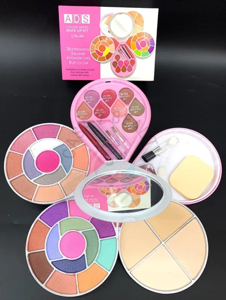 ألوان مختلفة لتجميل