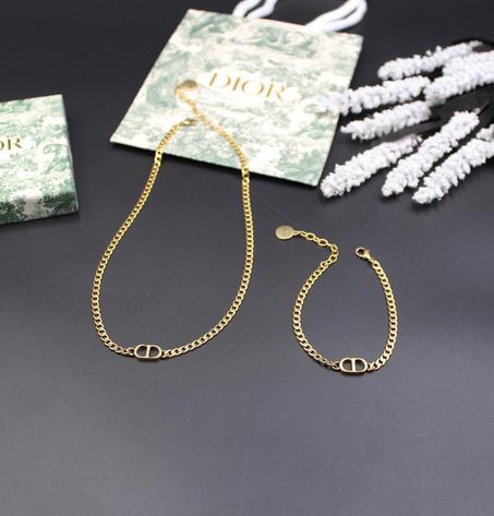 PETIT CD NECKLACE & BRACELET