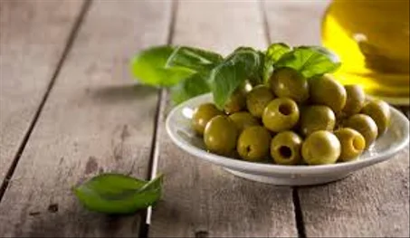 زيتون اخضر بدون علف