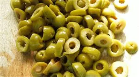 250G زيتون أخضر  مقطع
