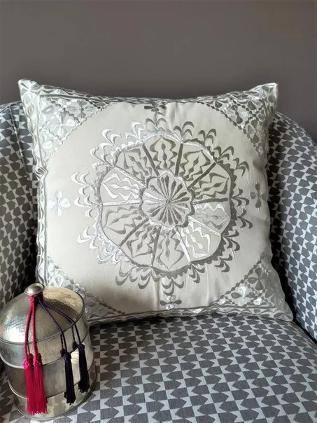 (خذيات مطروزين موضة سنة  2021 (سيتصل بكم عميلنا من أجل تأكيد اللون الذي تريدونه