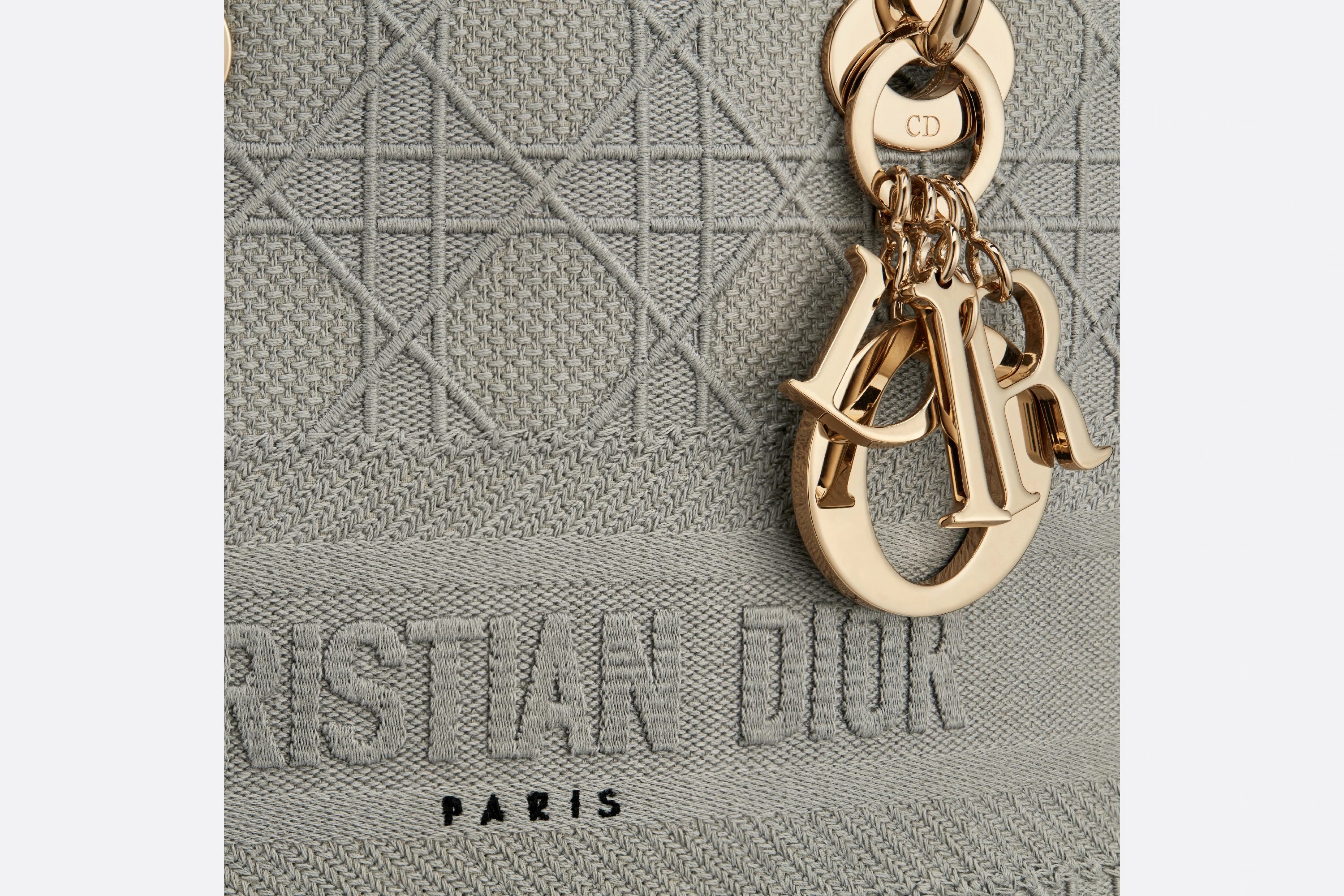 stores/kazkan/products/46tkdzm5T7xUHr7ebV61HVtNqBs1Dc5NoRXxWNMf.jpeg